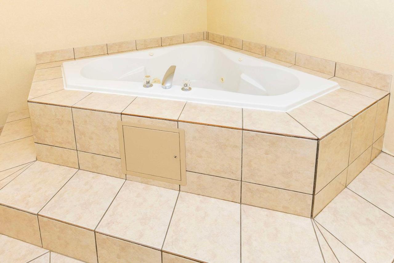 Comfort Inn & Suites Edmonton Kültér fotó